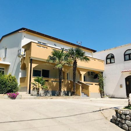 Apartments Anna III Baška Eksteriør bilde