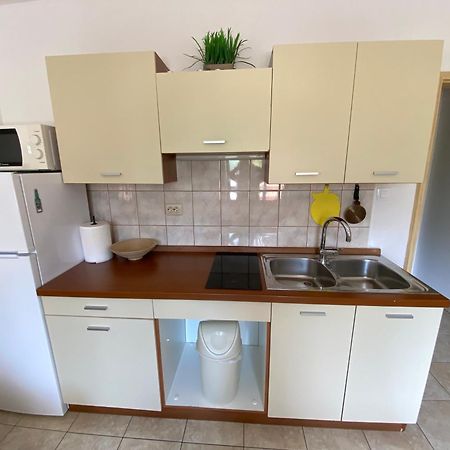 Apartments Anna III Baška Eksteriør bilde