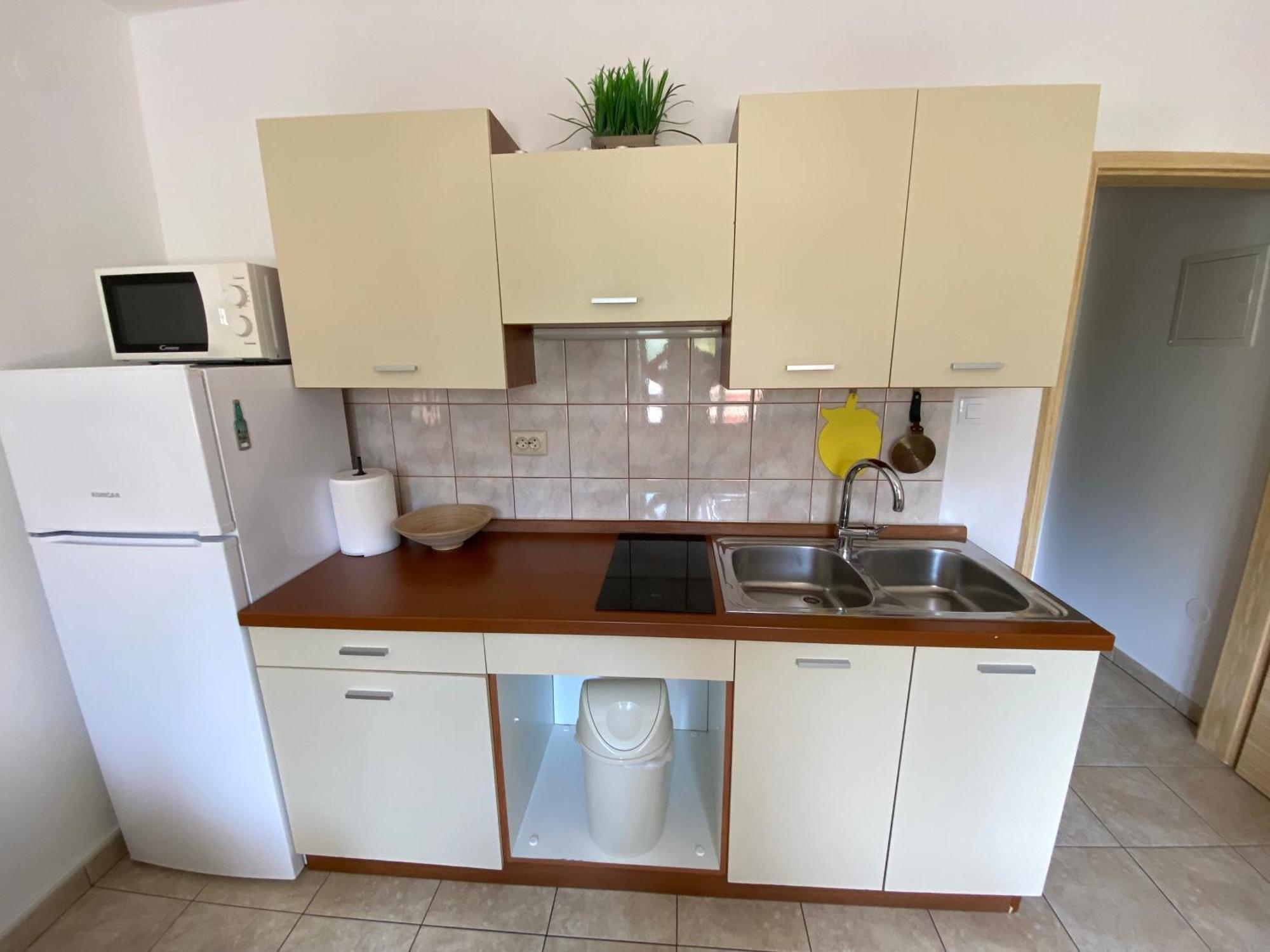 Apartments Anna III Baška Eksteriør bilde