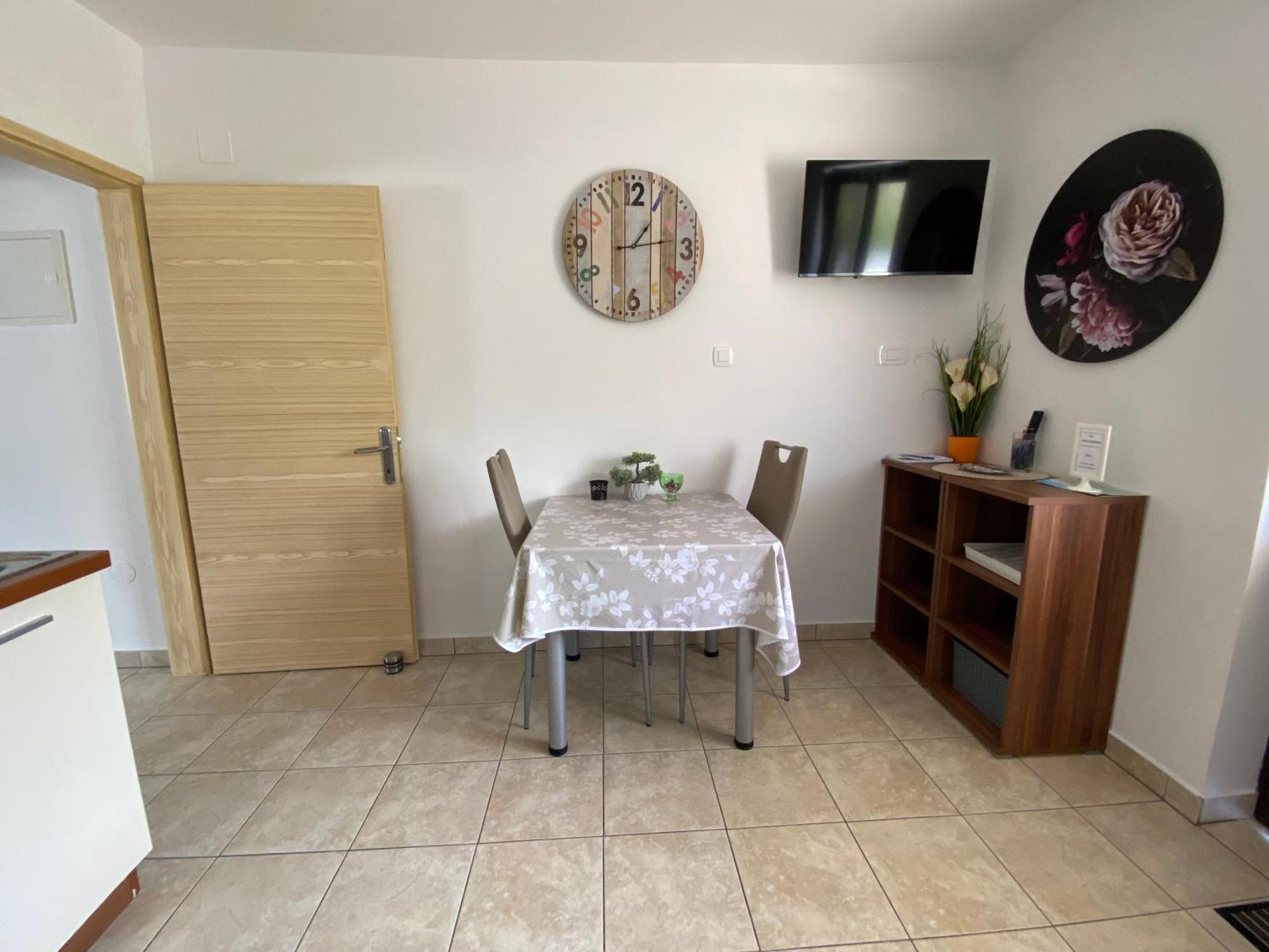 Apartments Anna III Baška Eksteriør bilde