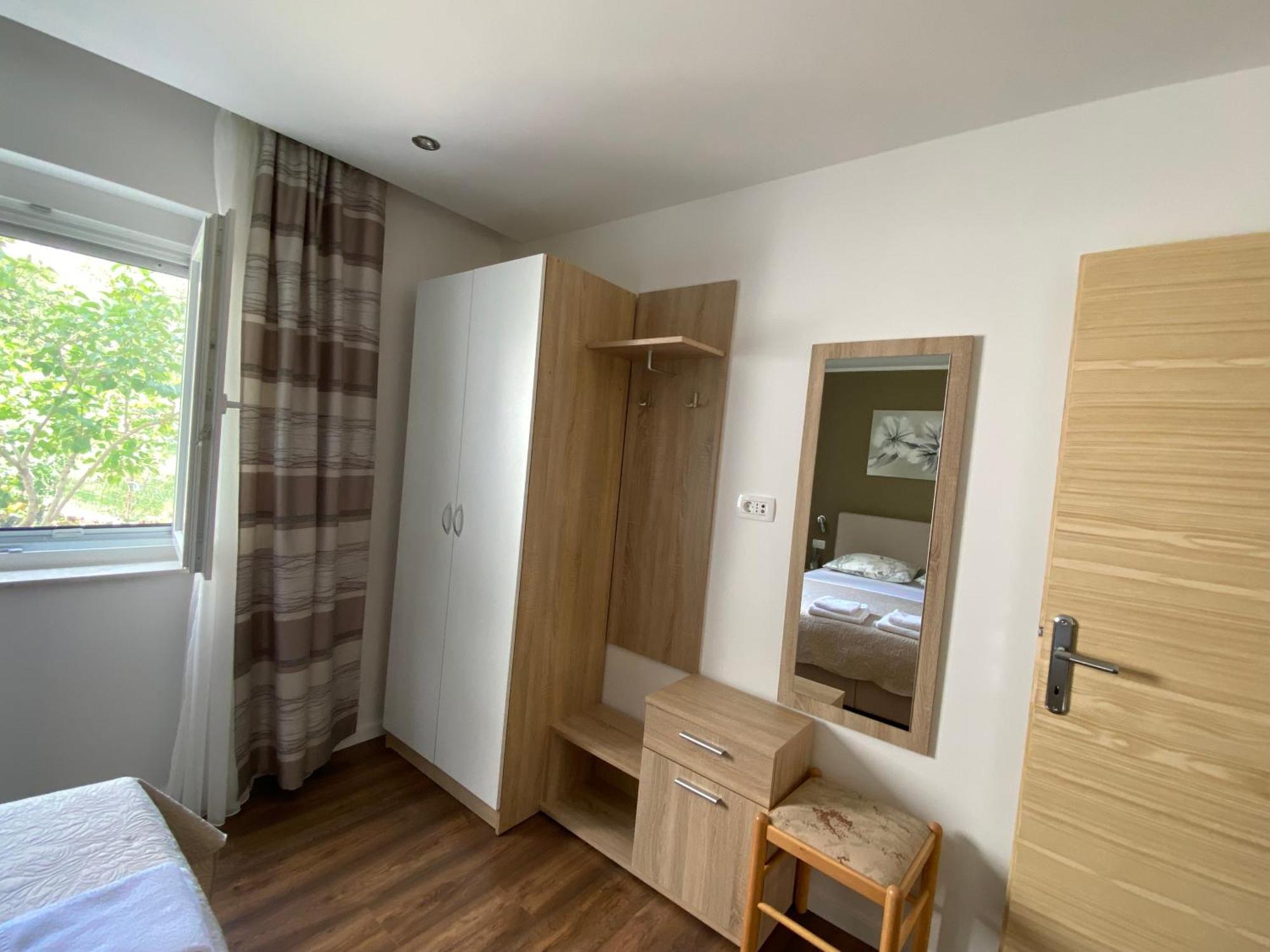 Apartments Anna III Baška Eksteriør bilde